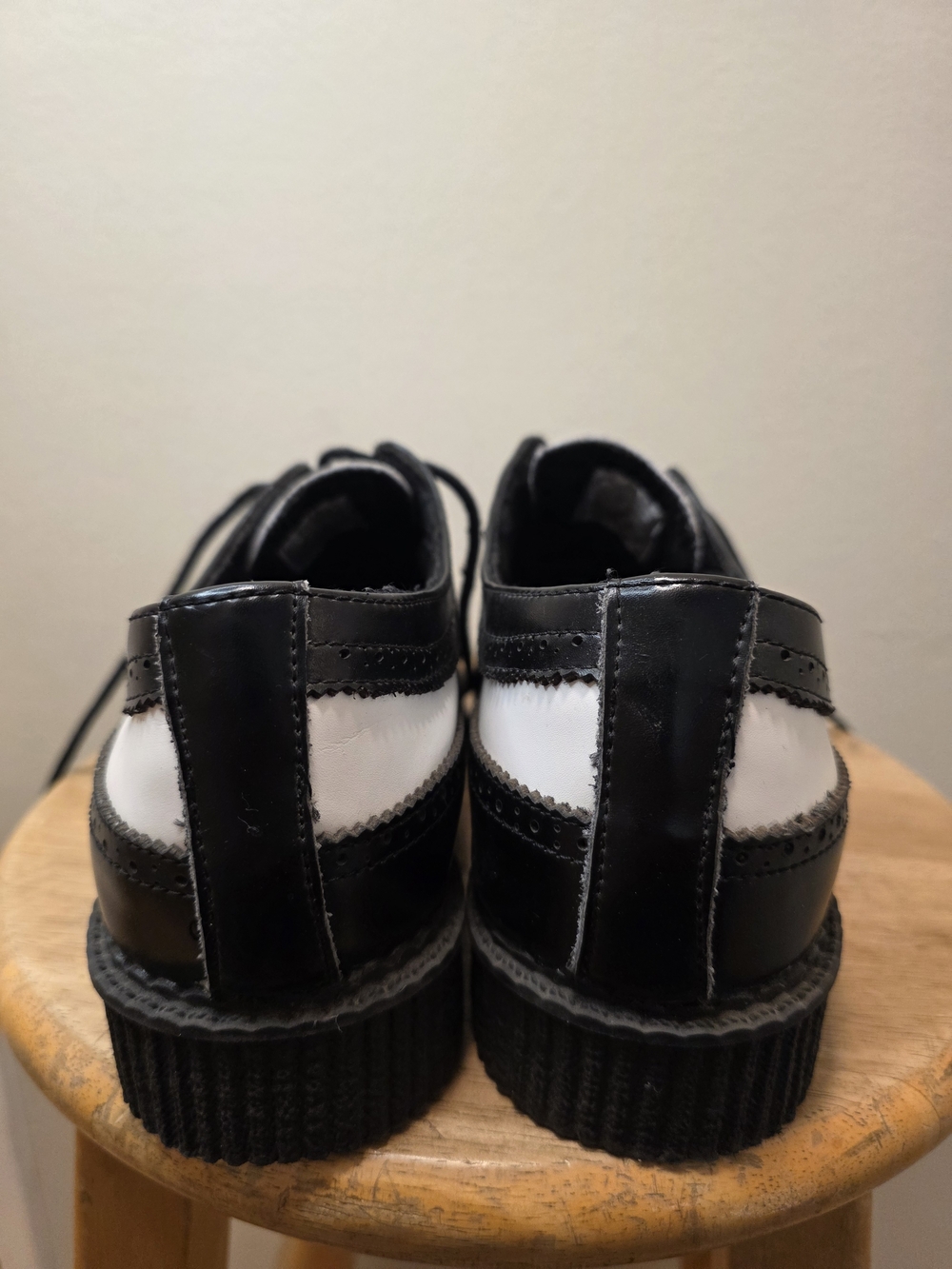 T.U.K. Black and White Men’s Wingtip Creeper Dress Shoes - Picture 4 of 6